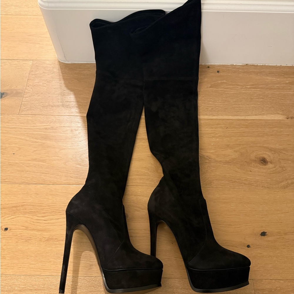 Casadei Flora over the knee boots 
Suede 
Size 37.5